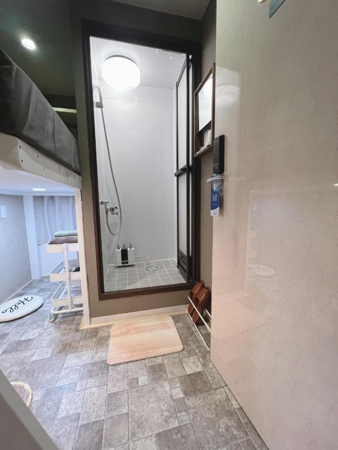 誠家　Makoto Hostel Tokyo prefektur Exteriör bild